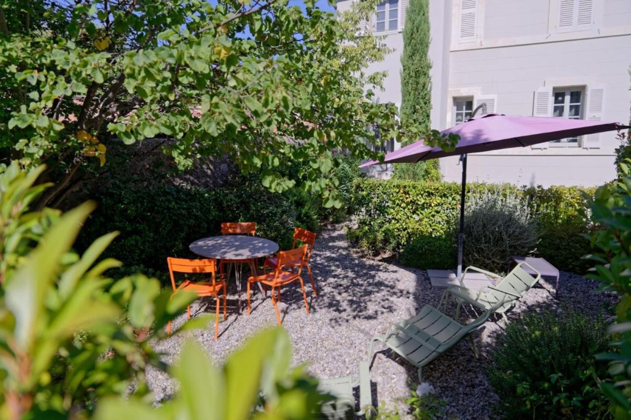 Private Furnished Apartment With All Comfort Has A Garden In A Green Space Meyreuil Exterior photo