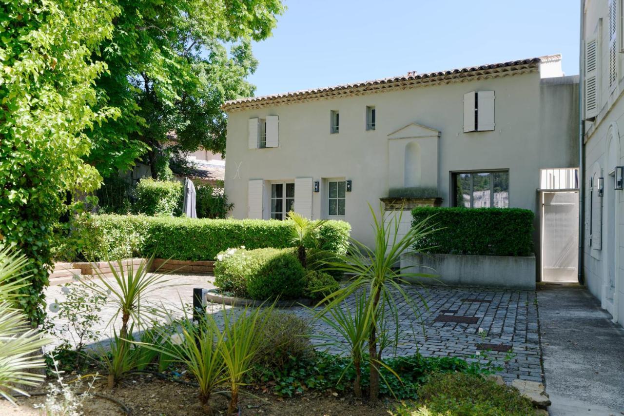 Private Furnished Apartment With All Comfort Has A Garden In A Green Space Meyreuil Exterior photo